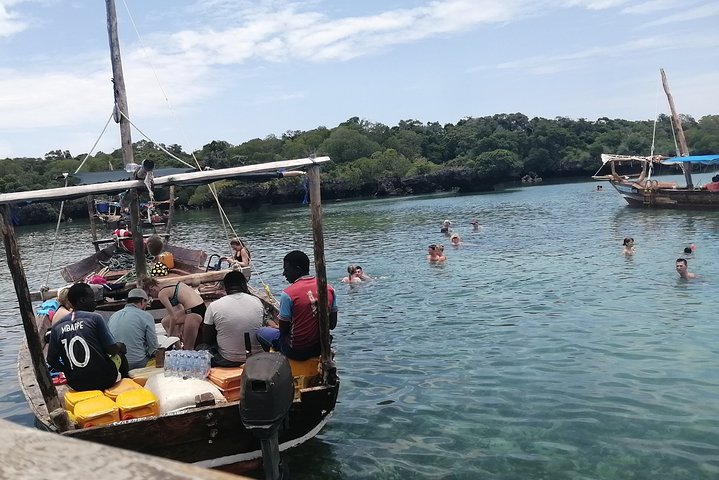 Zanzibar boat tour and excursions