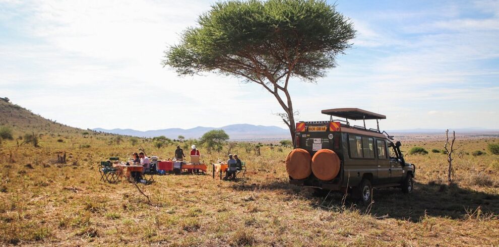 3 Days Lumo Wildlife Safari | Soroi Lions Bluff Lodge