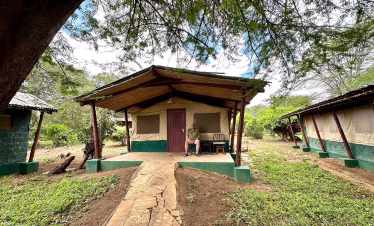 Safari lodges in Tsavo East
